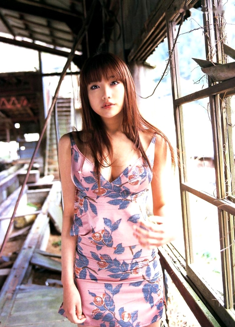 Gallery - 佐藤江梨子《おひっこし》写真集：唯美光影下的艺术写真，极致展现内敛女神气质日本女神气质私房照 佐藤江梨子女神私房照_秀色女神 - image 95