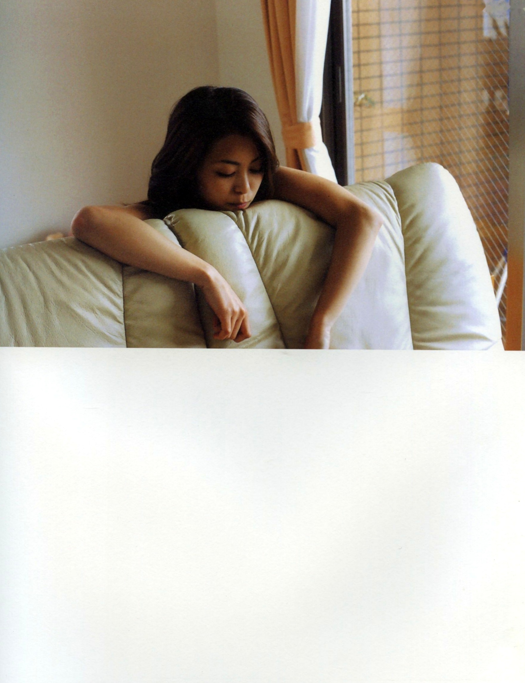 Gallery - 岩佐真悠子写真集《イキズカイ》生活随拍与内衣诱惑，展现清纯与性感并存的绝美身姿，全套高清套图日本性感诱惑私房照极品 岩佐真悠子女神私房照_秀色女神 - image 18