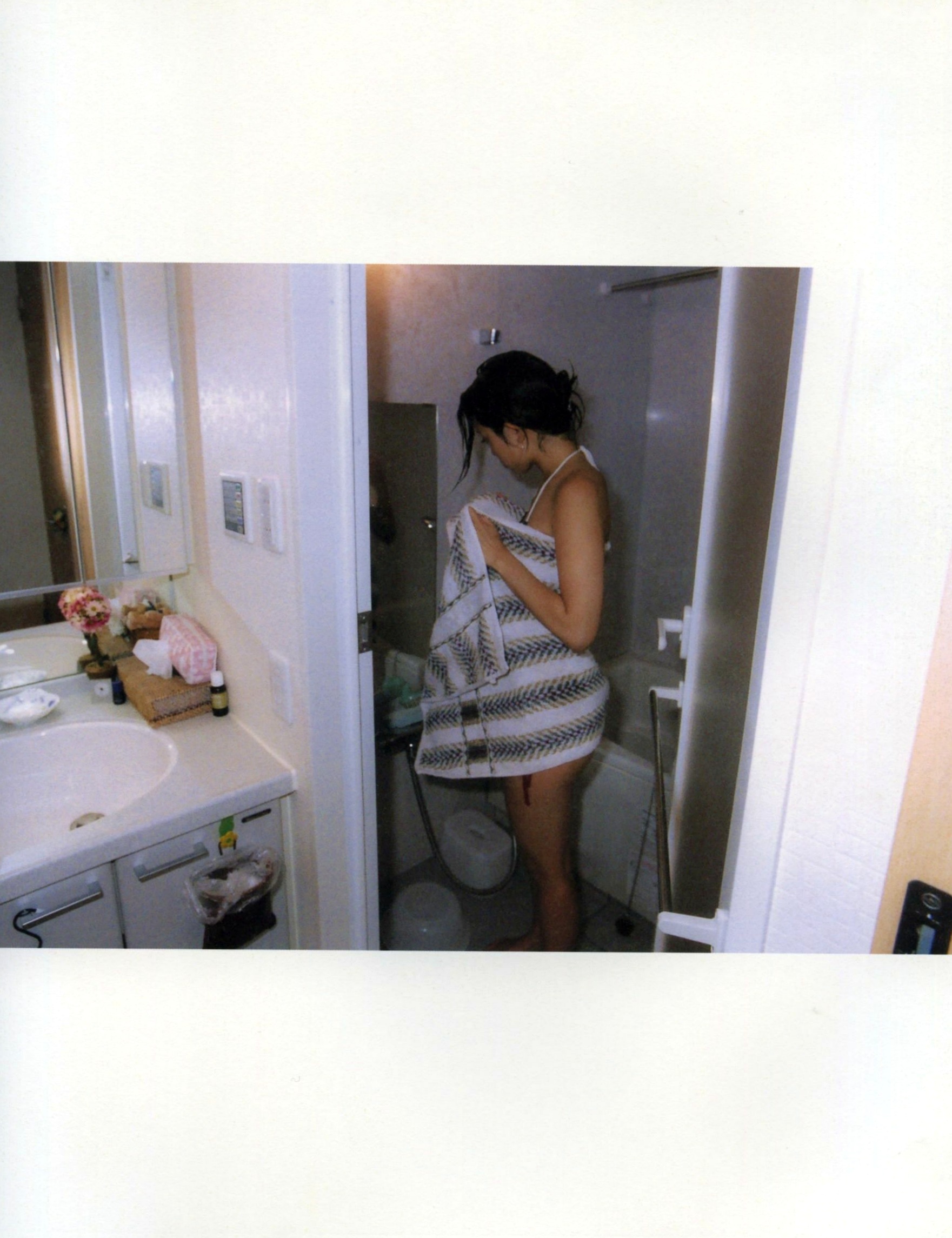 Gallery - 岩佐真悠子写真集《イキズカイ》生活随拍与内衣诱惑，展现清纯与性感并存的绝美身姿，全套高清套图日本性感诱惑私房照极品 岩佐真悠子女神私房照_秀色女神 - image 46