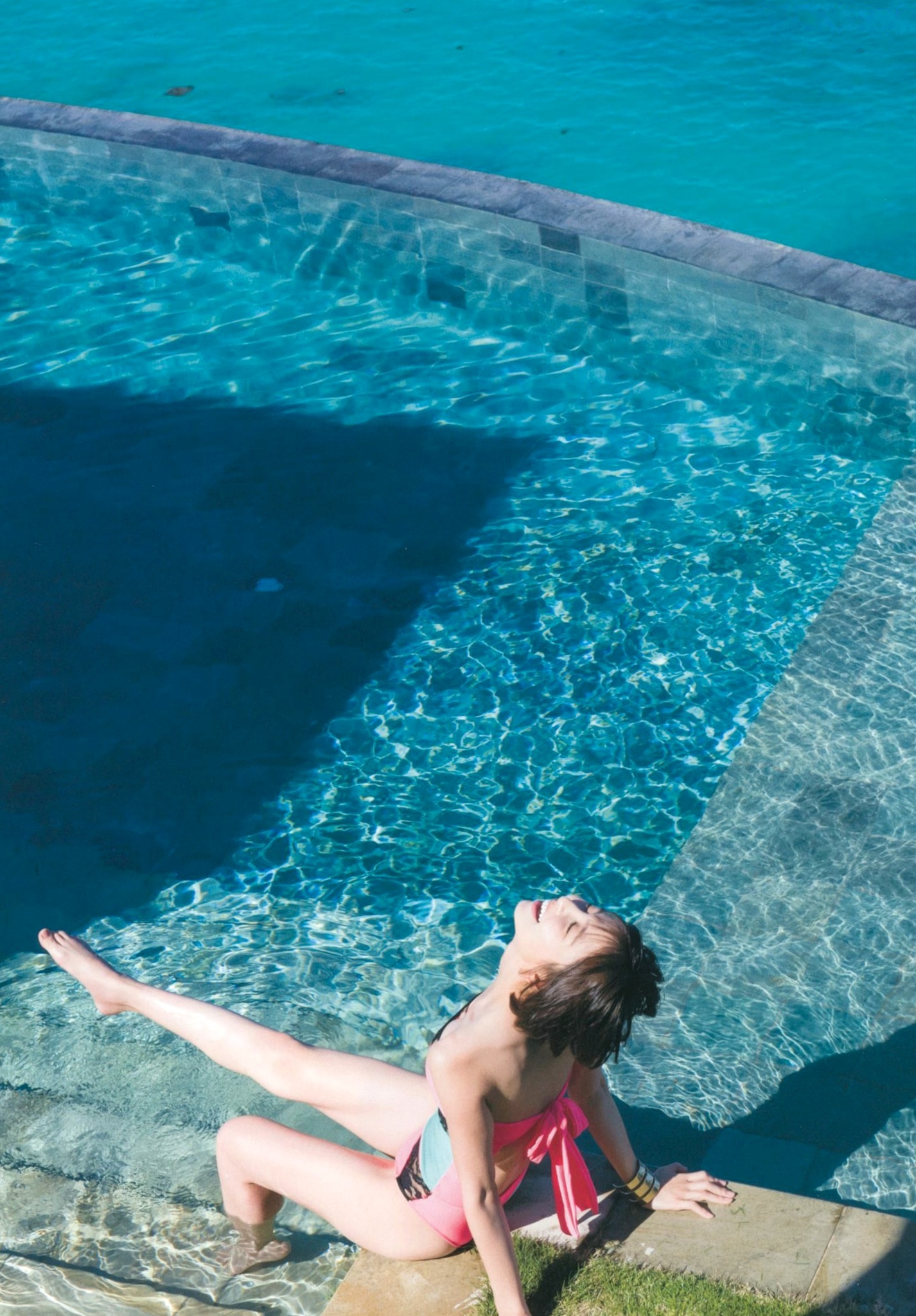 Gallery - PB写真集_篠田麻里子《Memories》完全版_清纯甜美_夏日海滩泳池度假_湿身诱惑写真日本清纯治愈系清新比基尼 篠田麻里子女神私房照_秀色女神 - image 145