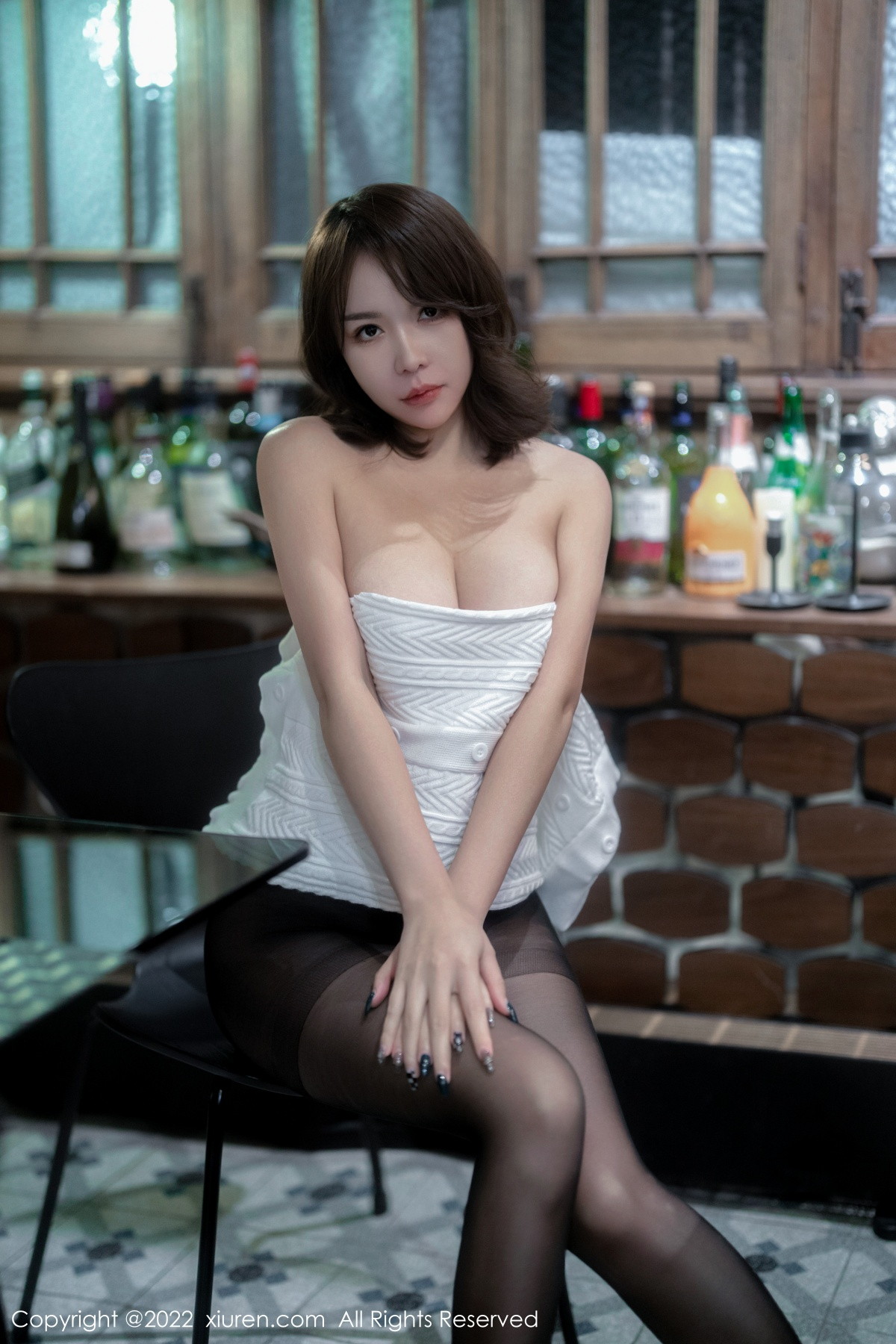[XiuRen]高清写真图 2022.12.13 No.5988 雅雯 黑丝美腿