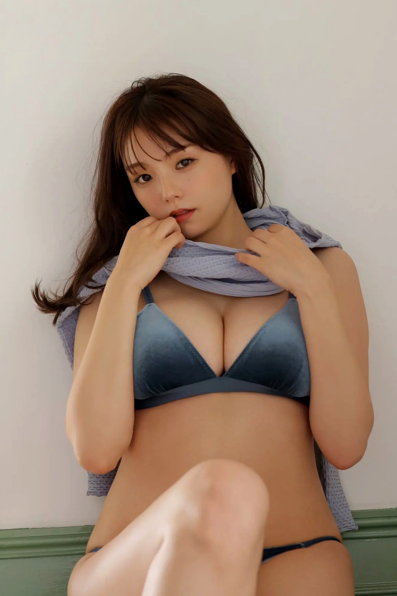 篠崎愛 - minuet 居家精选性感写真，童颜巨乳尽显妩媚气息，高清比基尼美图集