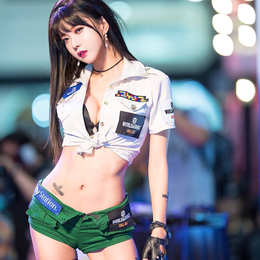 许允美(Heo Yun Mi)- 颜值逆天车模私房照