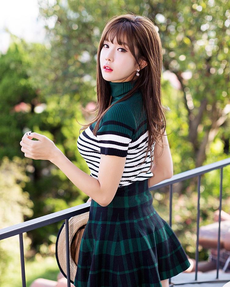 许允美(Heo Yun Mi)- 颜值逆天车模私房照