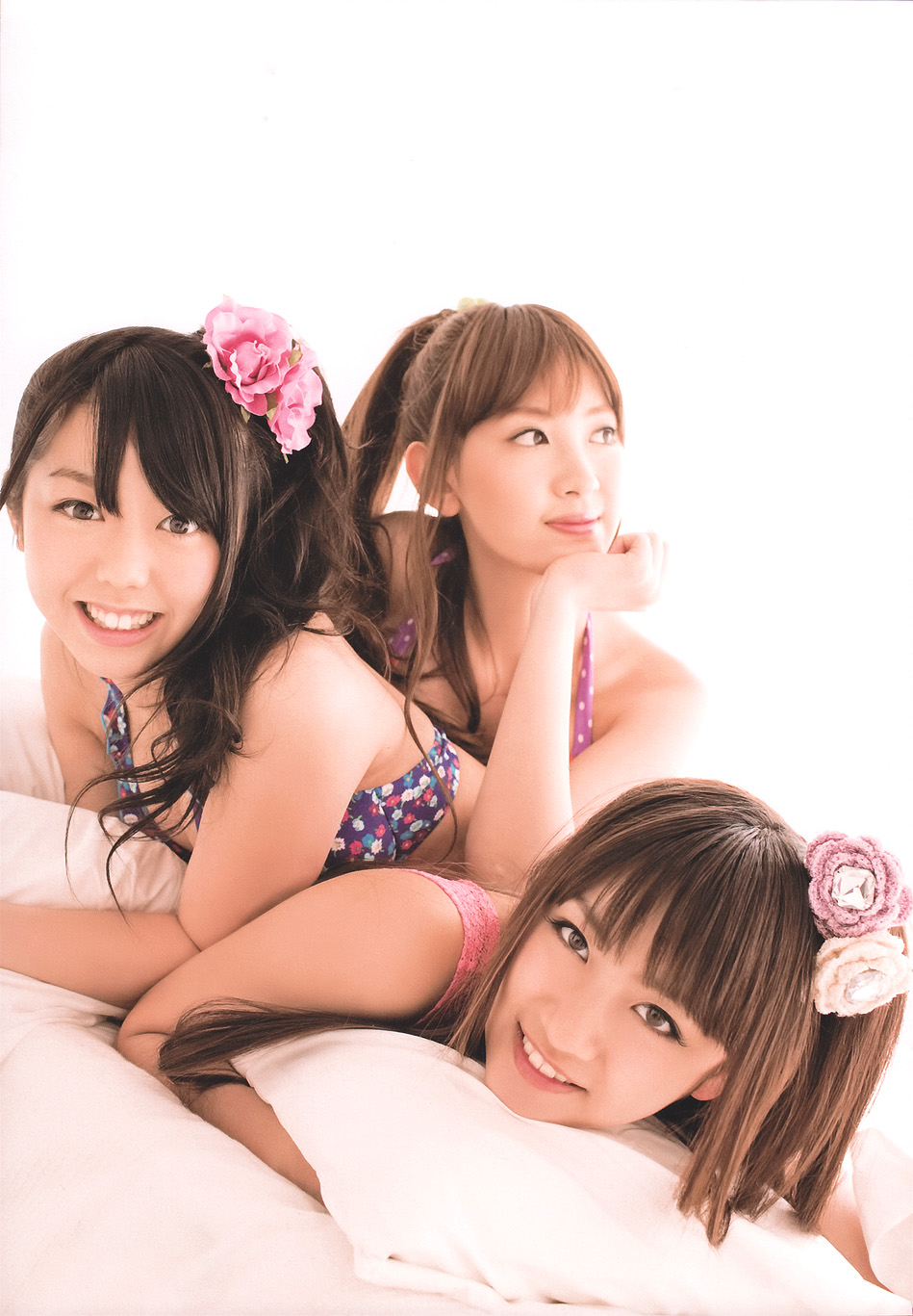 [周刊少年チャンピオン]高清写真图2011 No.18+21+22 横山ルリカ