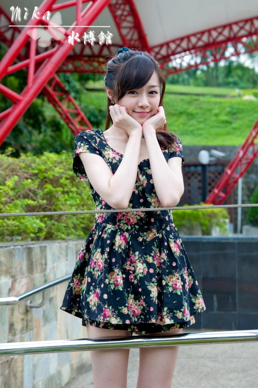 Gallery - 台湾清纯女神Mika户外街拍精选写真，清新甜美穿搭尽显邻家少女气质与动人魅力台湾清纯街拍治愈系清新 萧美卡女神私房照_秀色女神 - image 13