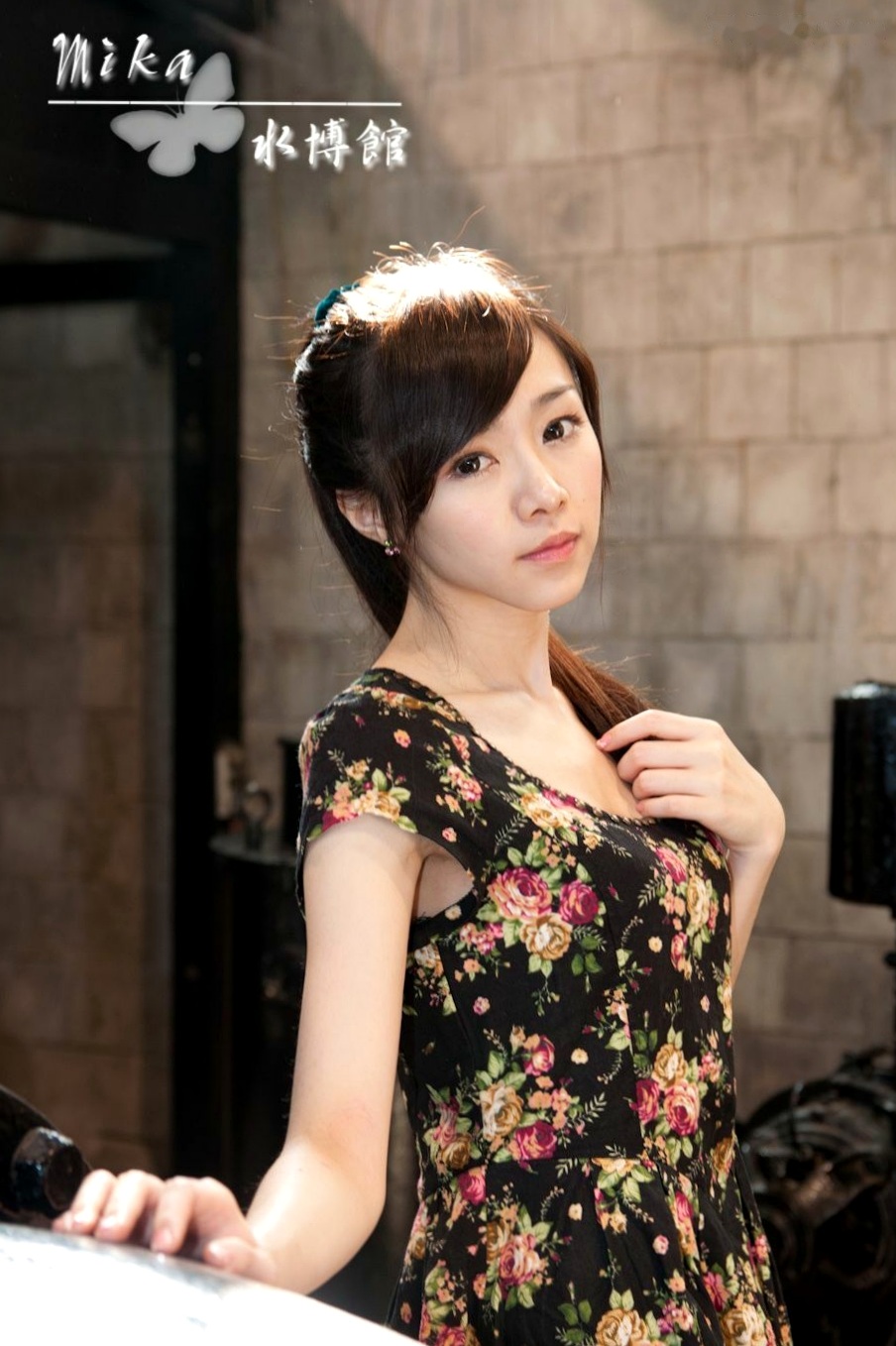 Gallery - 台湾清纯女神Mika户外街拍精选写真，清新甜美穿搭尽显邻家少女气质与动人魅力台湾清纯街拍治愈系清新 萧美卡女神私房照_秀色女神 - image 16