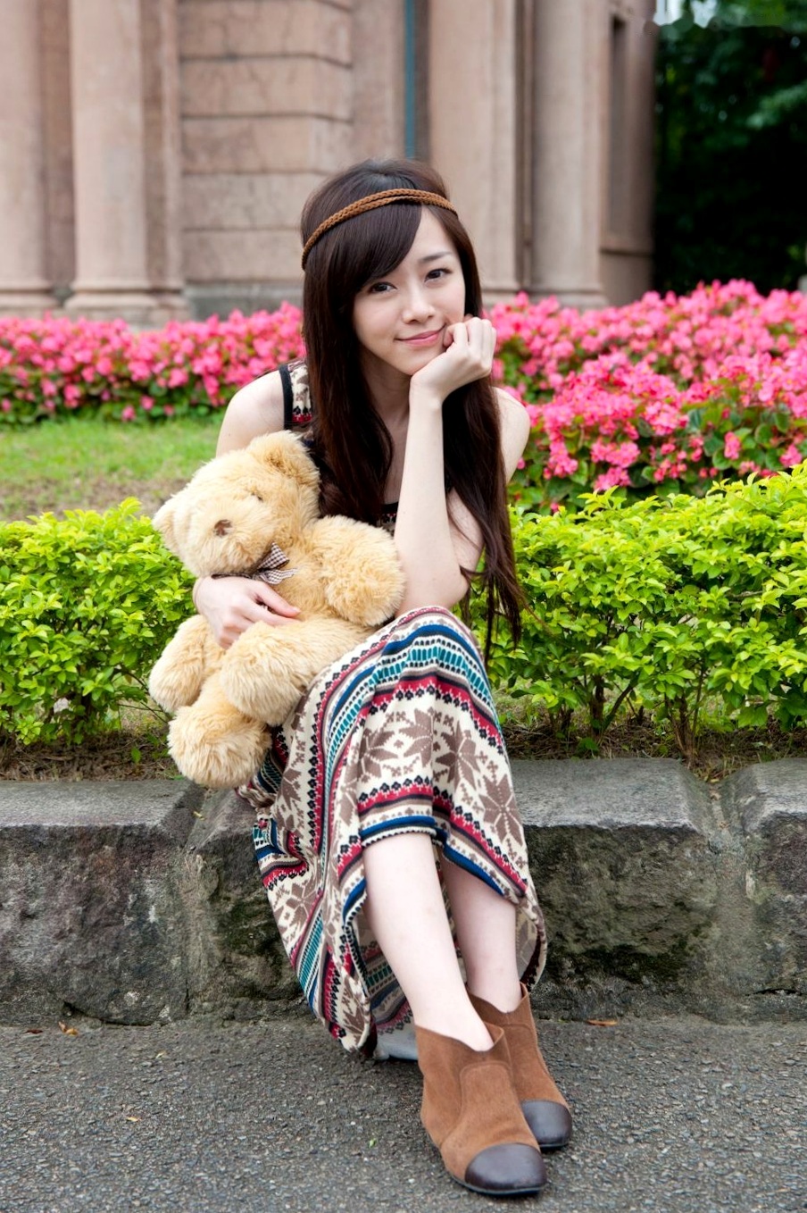 Gallery - 台湾清纯女神Mika户外街拍精选写真，清新甜美穿搭尽显邻家少女气质与动人魅力台湾清纯街拍治愈系清新 萧美卡女神私房照_秀色女神 - image 28