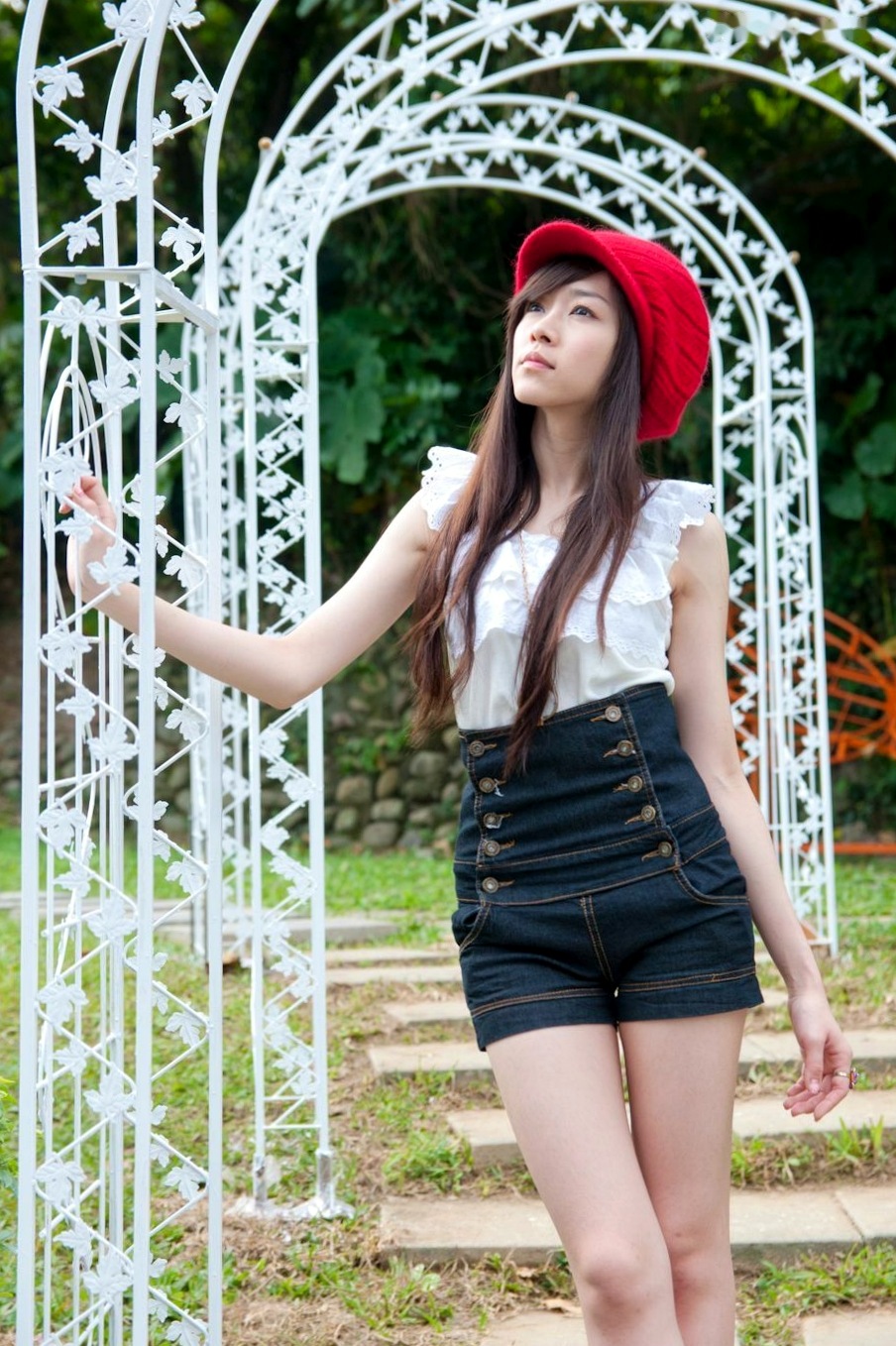 Gallery - 台湾清纯女神Mika户外街拍精选写真，清新甜美穿搭尽显邻家少女气质与动人魅力台湾清纯街拍治愈系清新 萧美卡女神私房照_秀色女神 - image 50