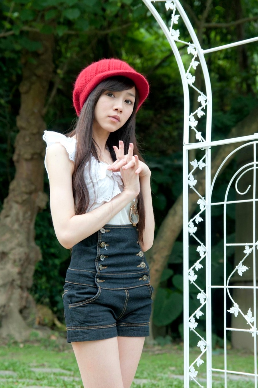 Gallery - 台湾清纯女神Mika户外街拍精选写真，清新甜美穿搭尽显邻家少女气质与动人魅力台湾清纯街拍治愈系清新 萧美卡女神私房照_秀色女神 - image 55