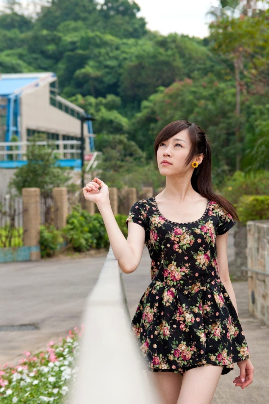 Gallery - 台湾清纯女神Mika户外街拍精选写真，清新甜美穿搭尽显邻家少女气质与动人魅力台湾清纯街拍治愈系清新 萧美卡女神私房照_秀色女神 - image 74