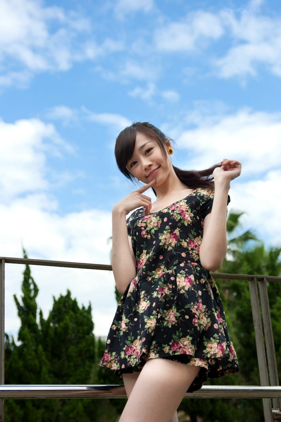 Gallery - 台湾清纯女神Mika户外街拍精选写真，清新甜美穿搭尽显邻家少女气质与动人魅力台湾清纯街拍治愈系清新 萧美卡女神私房照_秀色女神 - image 78