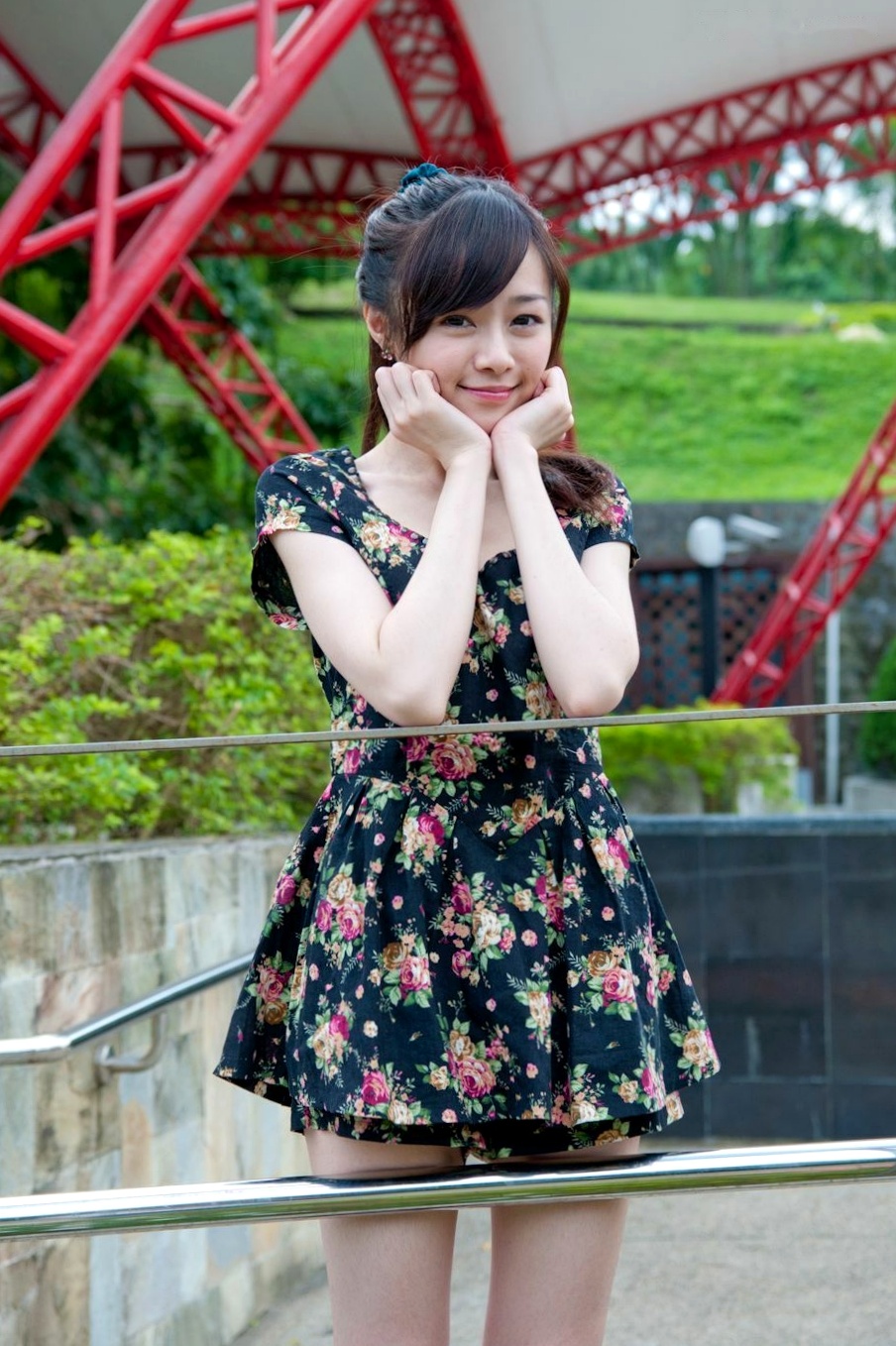 Gallery - 台湾清纯女神Mika户外街拍精选写真，清新甜美穿搭尽显邻家少女气质与动人魅力台湾清纯街拍治愈系清新 萧美卡女神私房照_秀色女神 - image 79