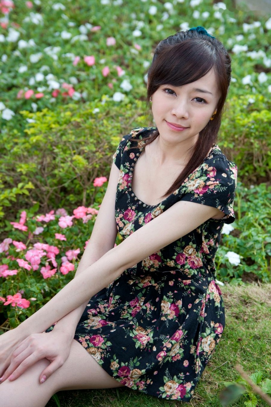 Gallery - 台湾清纯女神Mika户外街拍精选写真，清新甜美穿搭尽显邻家少女气质与动人魅力台湾清纯街拍治愈系清新 萧美卡女神私房照_秀色女神 - image 80