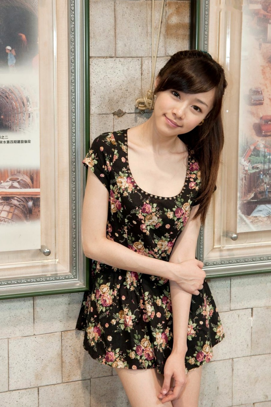 Gallery - 台湾清纯女神Mika户外街拍精选写真，清新甜美穿搭尽显邻家少女气质与动人魅力台湾清纯街拍治愈系清新 萧美卡女神私房照_秀色女神 - image 98