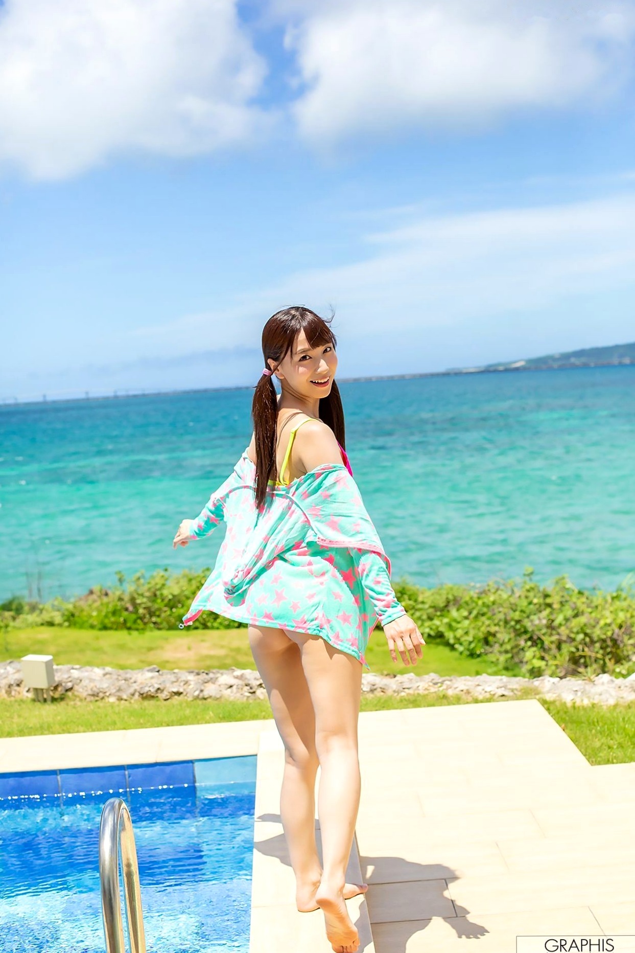 Gallery - Graphis_初川みなみ《umikaze》清新海滨度假与俏皮女仆风私房写真集[46P]日本清新比基尼私房照治愈系 初川南女神私房照_秀色女神 - image 3