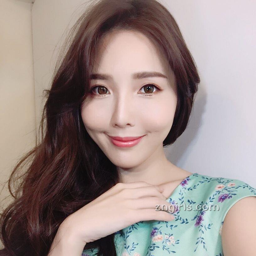 气象女主播朱琦郁 魅力非凡的气质校花