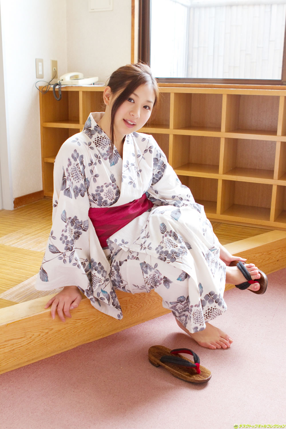 佐山彩香 [DGC]高清写真图2013.05 No.1089 100％美少女！無敵の弾ける限界ボディ