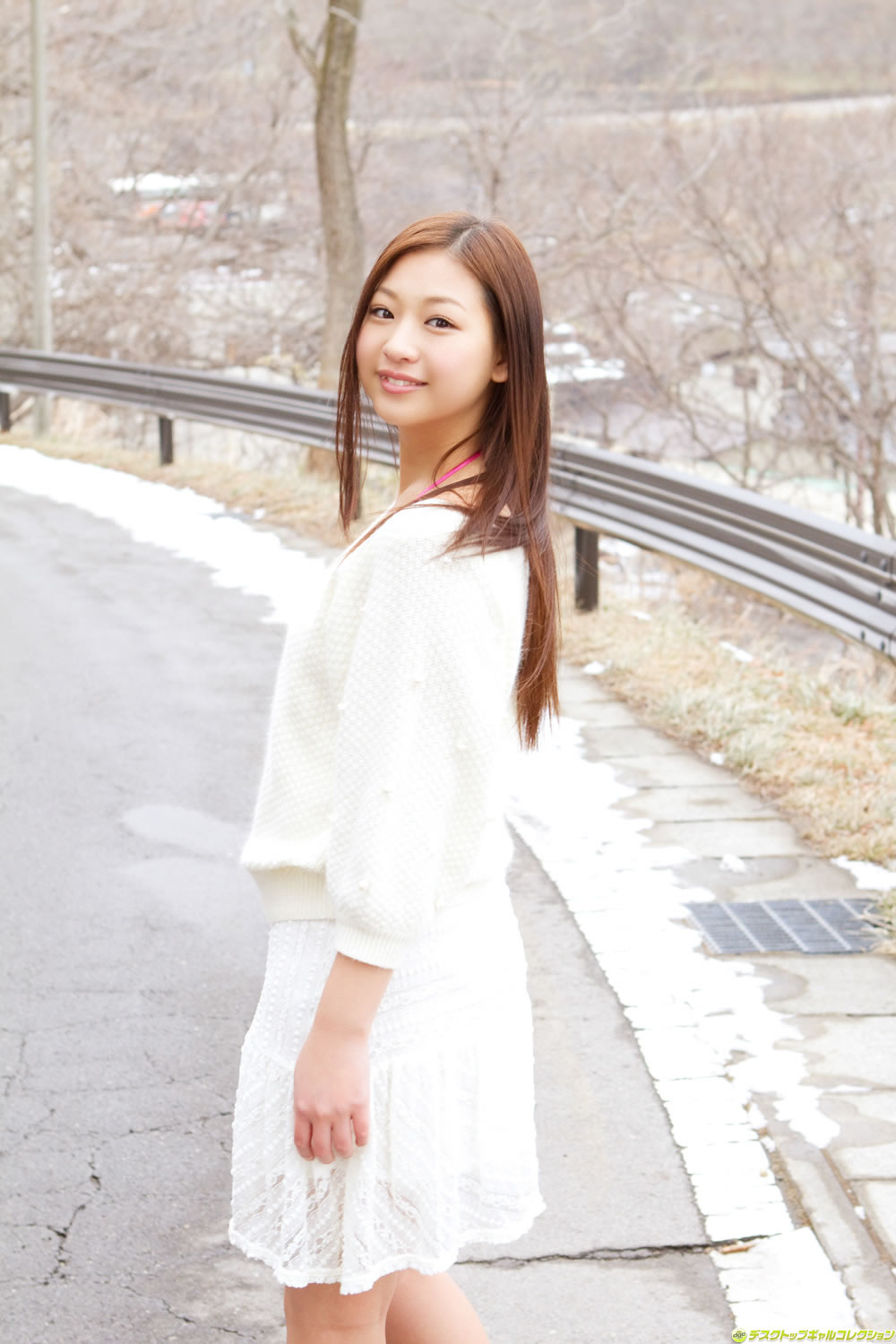 佐山彩香 [DGC]高清写真图2013.05 No.1089 100％美少女！無敵の弾ける限界ボディ