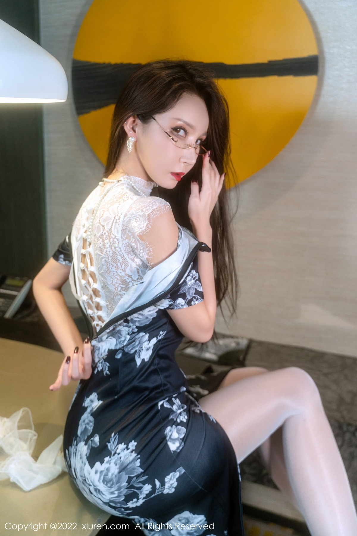[XiuRen]高清写真图 2022.11.01 No.5784 陈怡曼 旗袍美腿