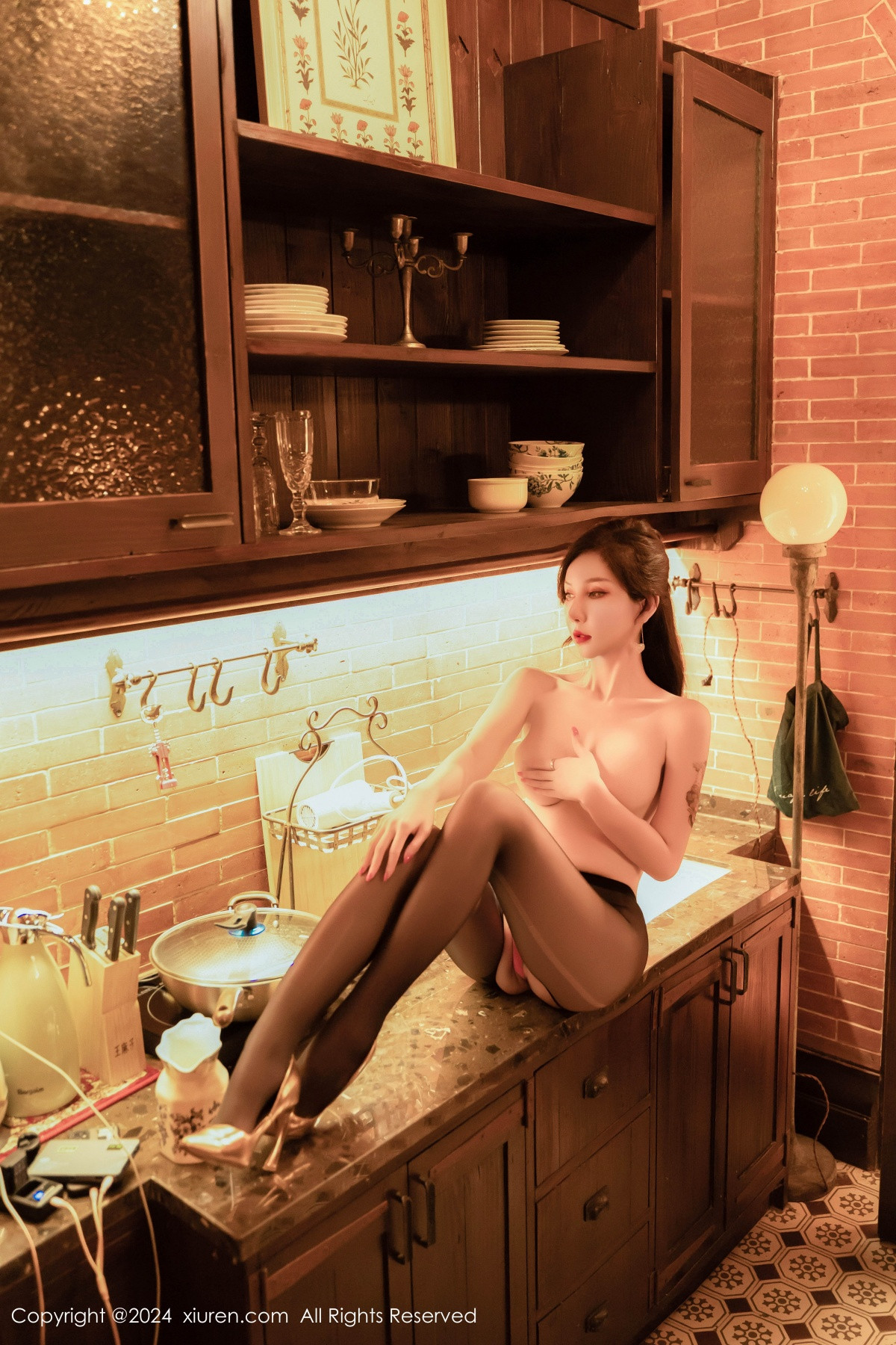 [XiuRen]高清写真图 2024.08.13 No.9005 陈怡曼 黑丝美腿