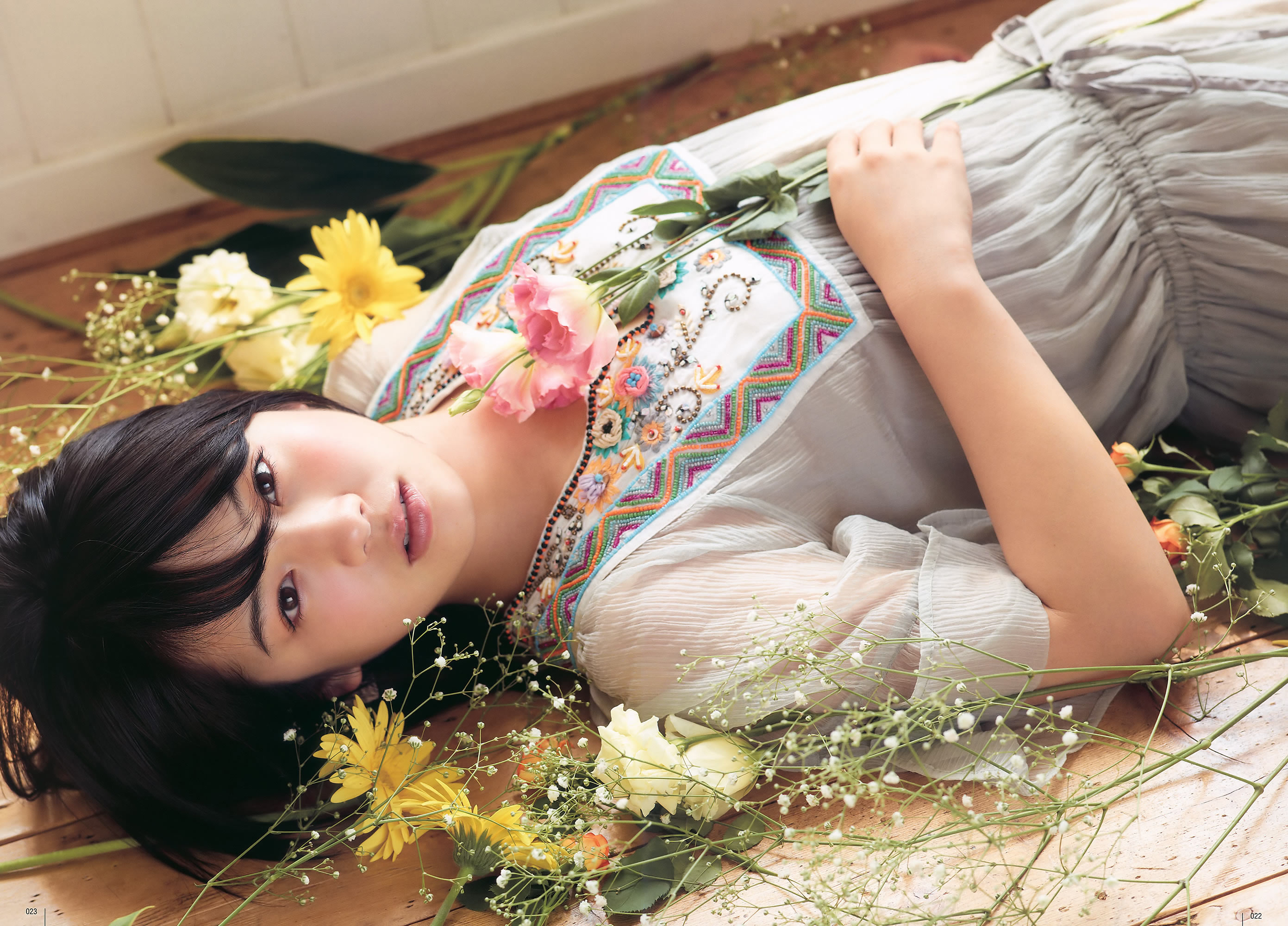 [UTB]高清写真图Vol.200 鈴木愛理 渡辺麻友 板野友美 桜庭ななみ AKB48 逢沢りな [103P]高清写真图