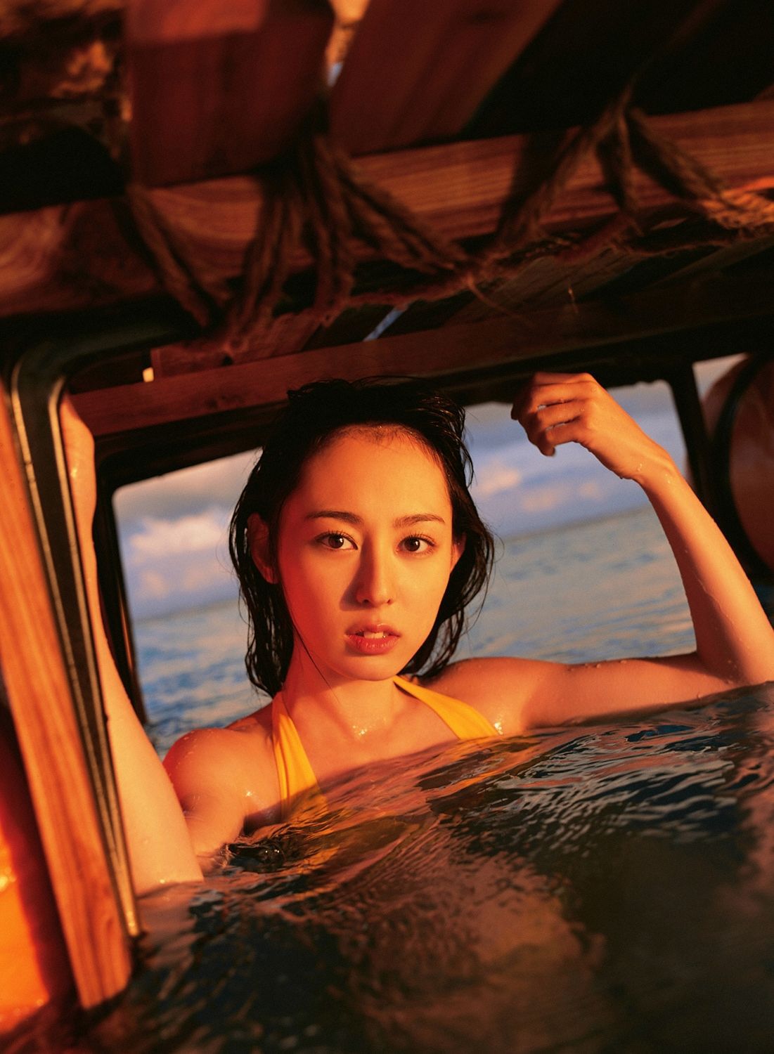 秋山莉奈-《莉奈のもうひと雫》[YS Web]高清写真图套图写真图集Vol.234