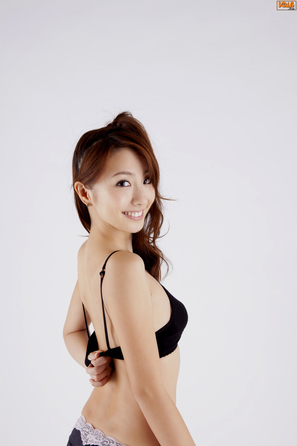 山本梓-内衣写真图[bomb.tv]高清写真图2010年2月份