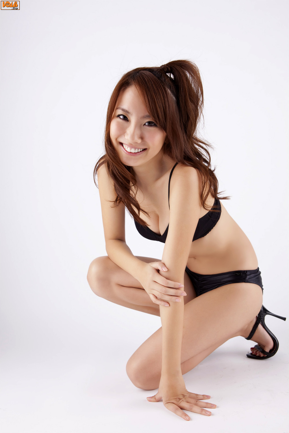 山本梓-内衣写真图[bomb.tv]高清写真图2010年2月份