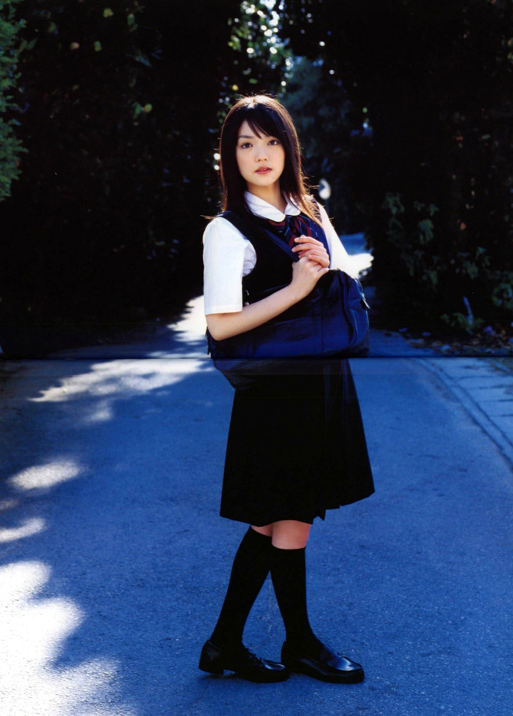 Gallery - PB写真集：道重沙由美《Doukei》精选集，涵盖泳池比基尼与唯美和服造型，日本清纯治愈系女神写真[46P]日本清纯治愈系比基尼和服 道重沙由美女神私房照_秀色女神 - image 2