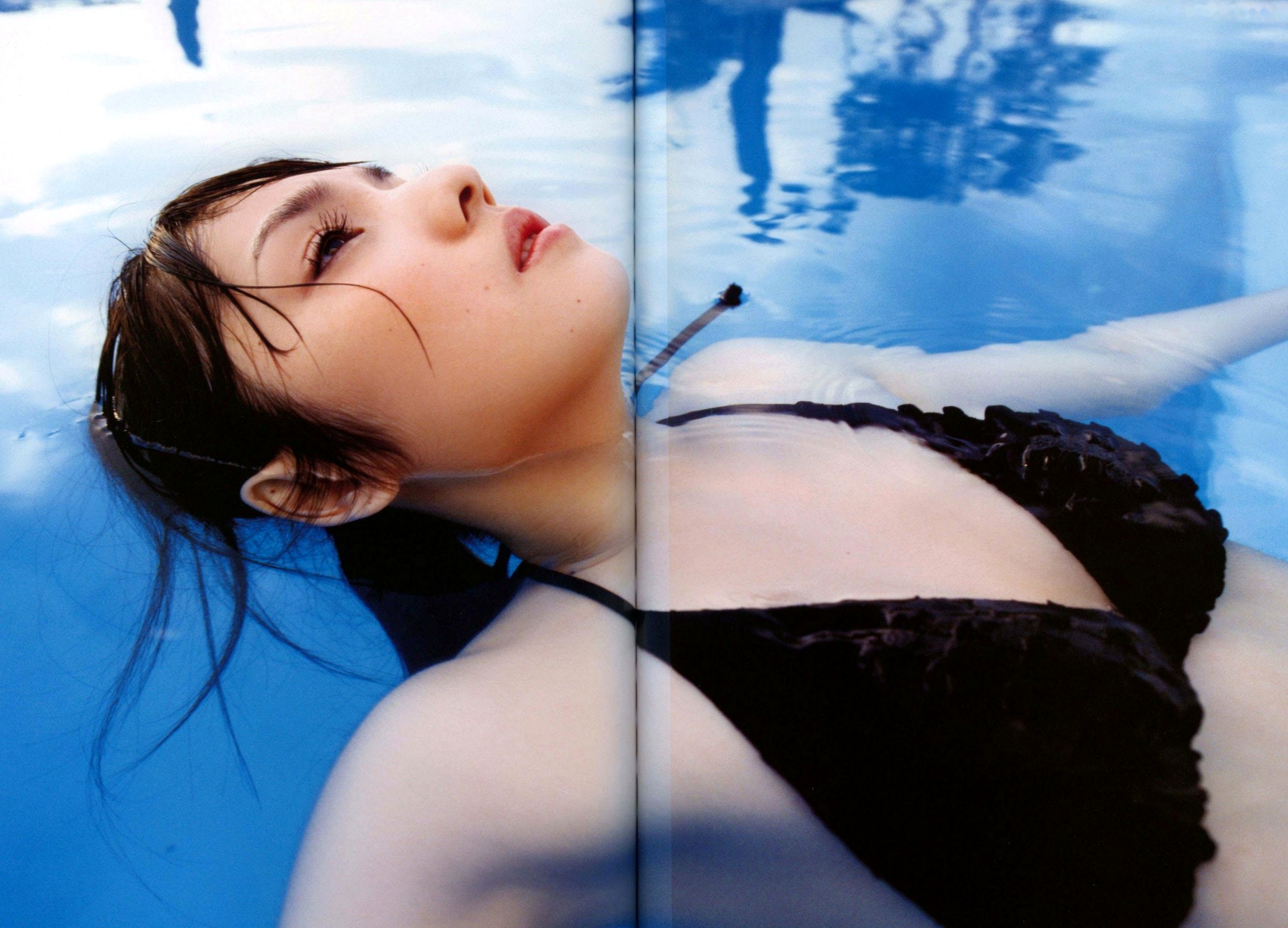 Gallery - PB写真集：道重沙由美《Doukei》精选集，涵盖泳池比基尼与唯美和服造型，日本清纯治愈系女神写真[46P]日本清纯治愈系比基尼和服 道重沙由美女神私房照_秀色女神 - image 25