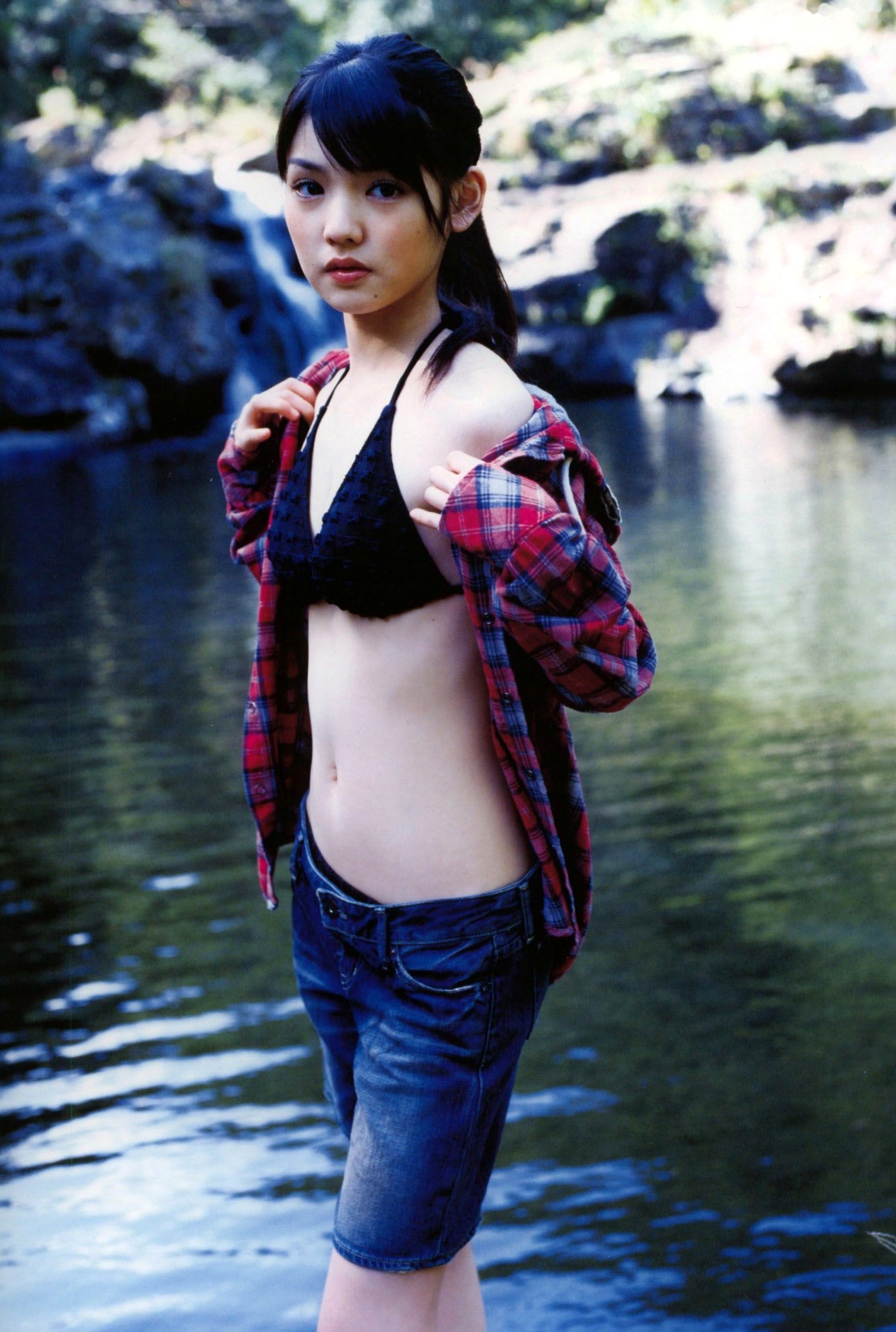 Gallery - PB写真集：道重沙由美《Doukei》精选集，涵盖泳池比基尼与唯美和服造型，日本清纯治愈系女神写真[46P]日本清纯治愈系比基尼和服 道重沙由美女神私房照_秀色女神 - image 30