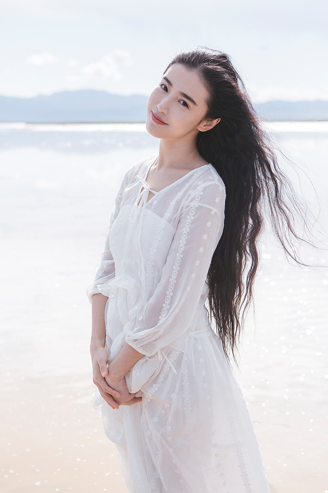 张辛苑 气质女神唯美写真图