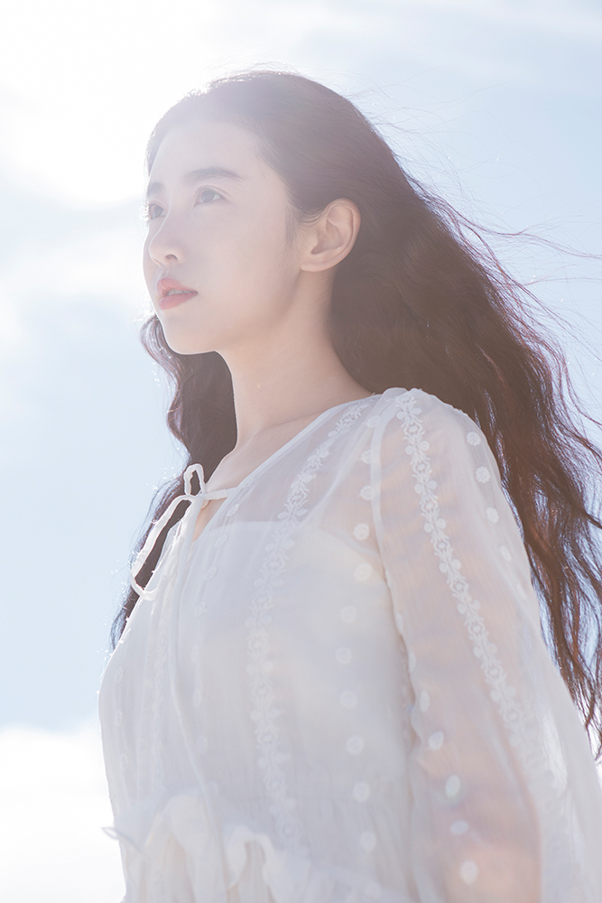 张辛苑 气质女神唯美写真图