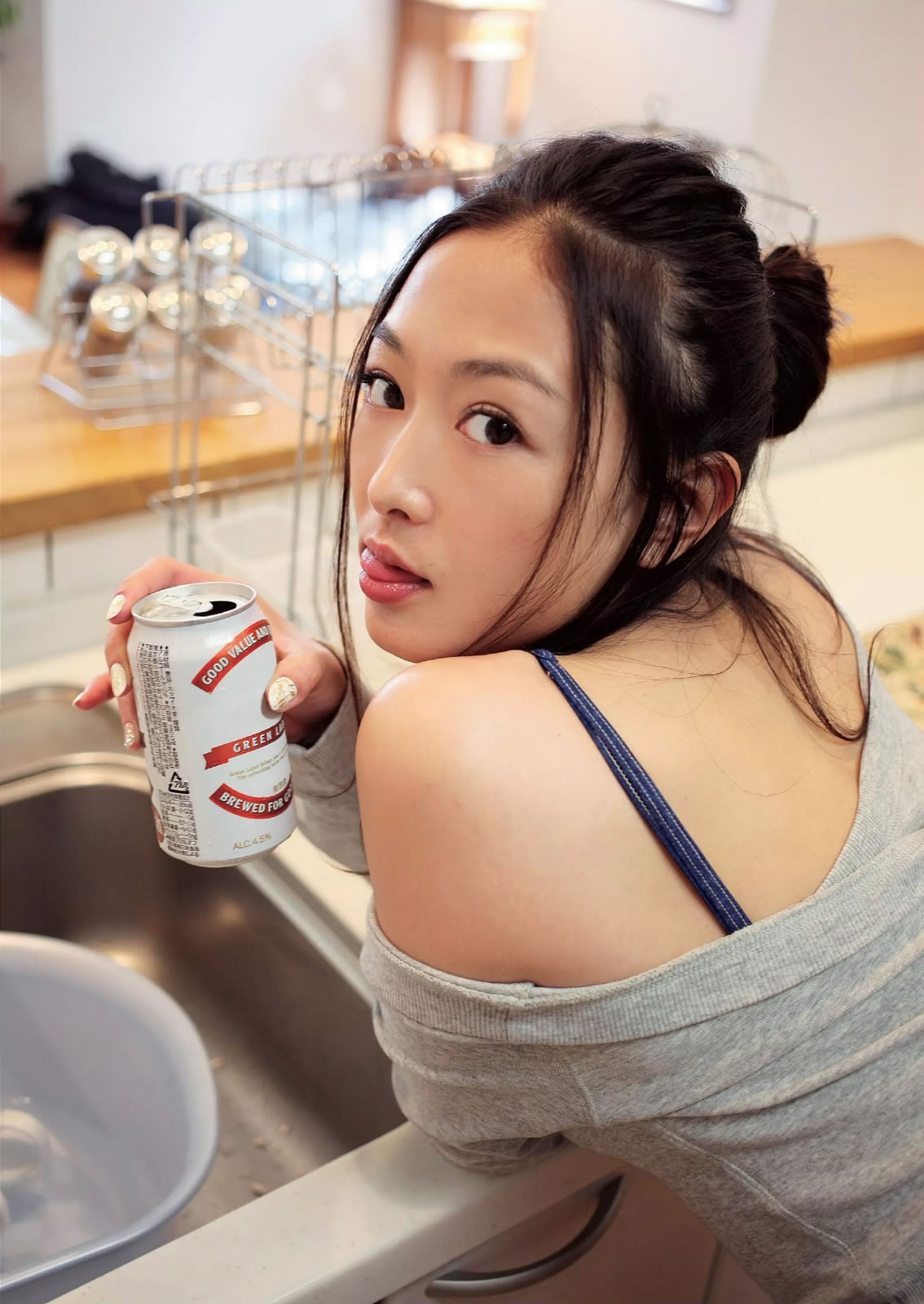 [Weekly Playboy]高清写真图2014 No.50 二阶堂ふみ 桥本真帆 モーニング娘。 春辉 朝比奈彩 柳ゆり菜 浅田舞 高桥胡桃 二宫沙树 杏さゆり