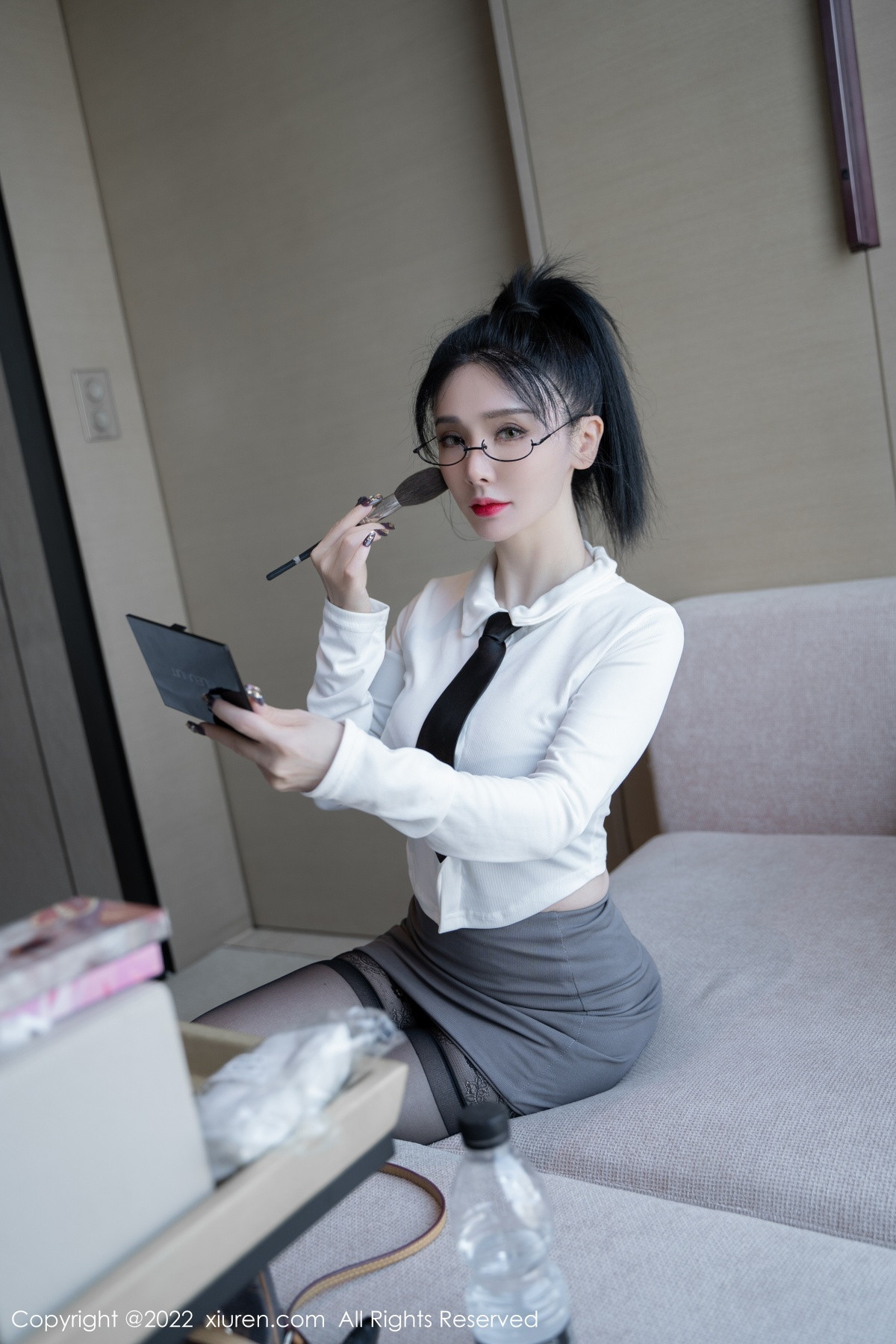 [XiuRen]高清写真图 2022.11.15 No.5856 潘娇娇 黑丝美臀