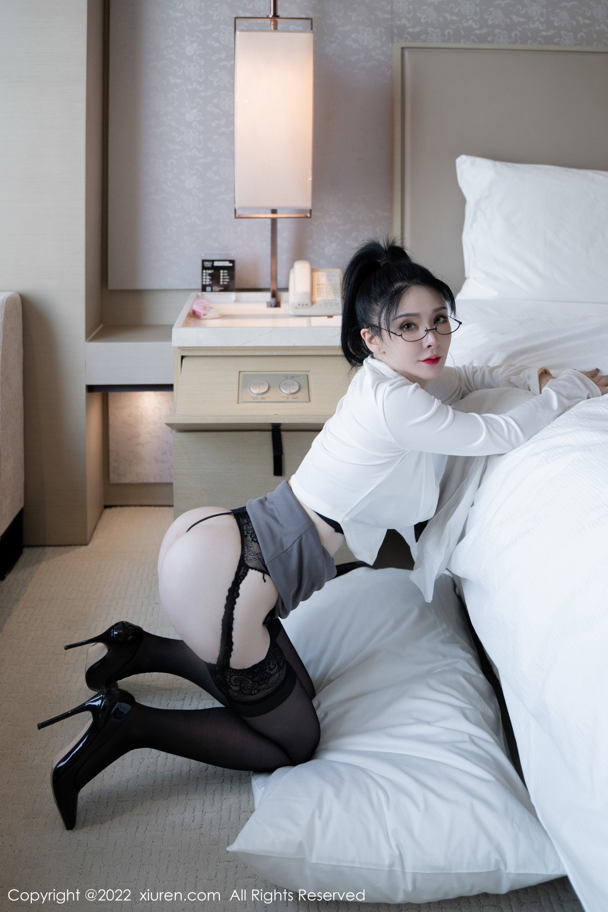 [XiuRen]高清写真图 2022.11.15 No.5856 潘娇娇 黑丝美臀
