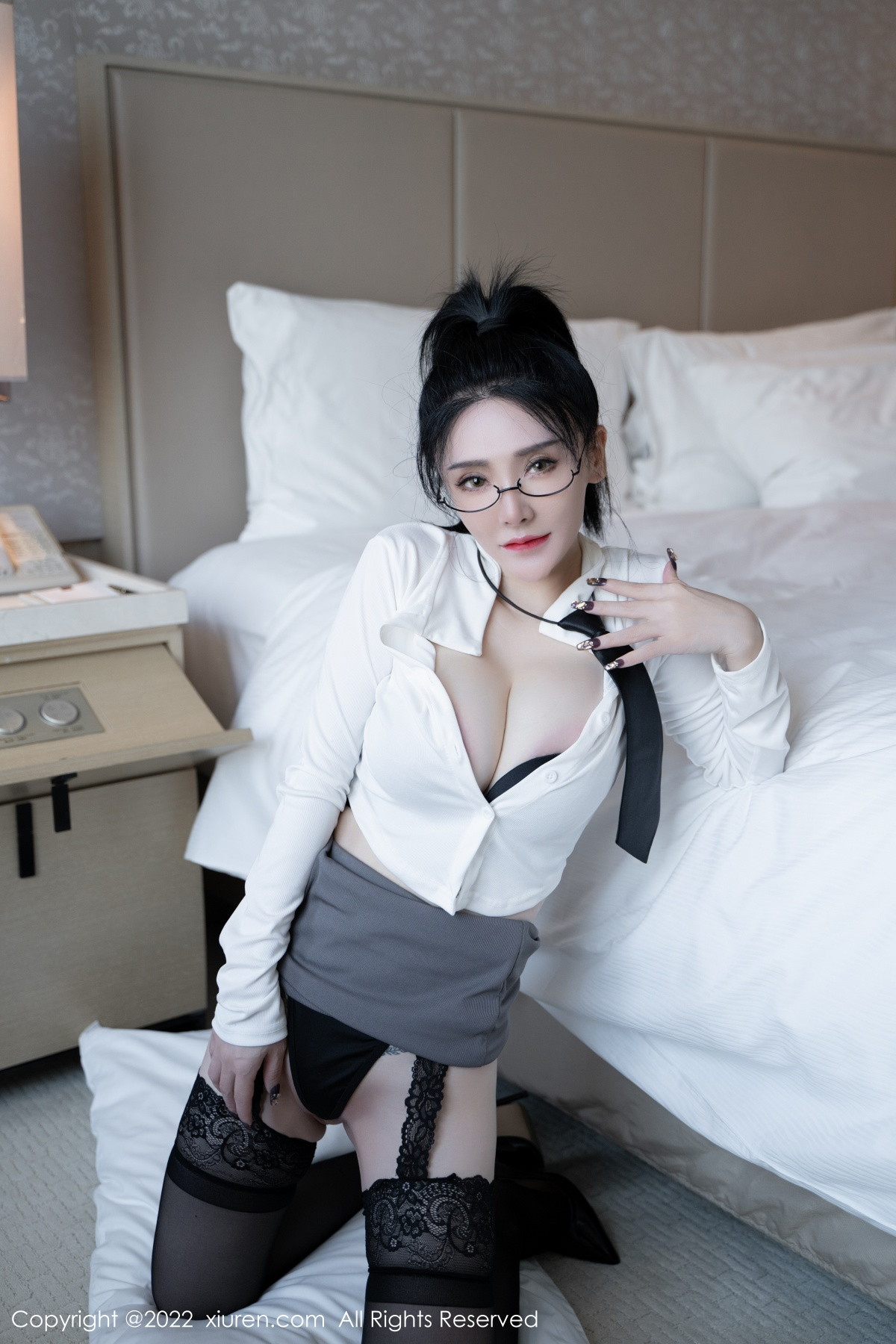[XiuRen]高清写真图 2022.11.15 No.5856 潘娇娇 黑丝美臀