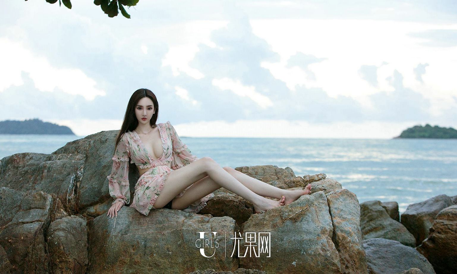 性感的长假日记 海边度假真人吃鸡