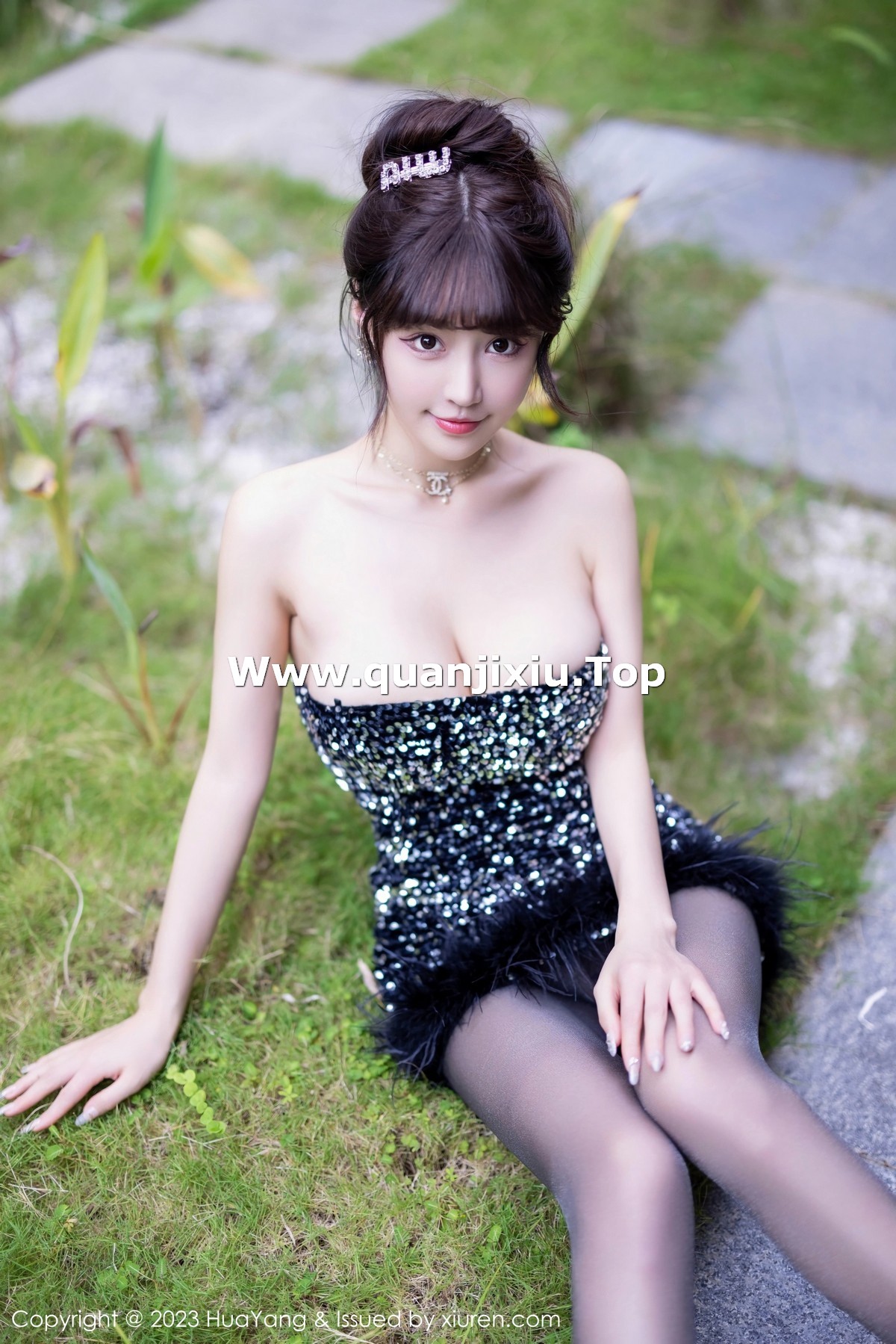 [HuaYang]高清写真图 2023.03.09 VOL.528 朱可儿Flora 黑丝美腿