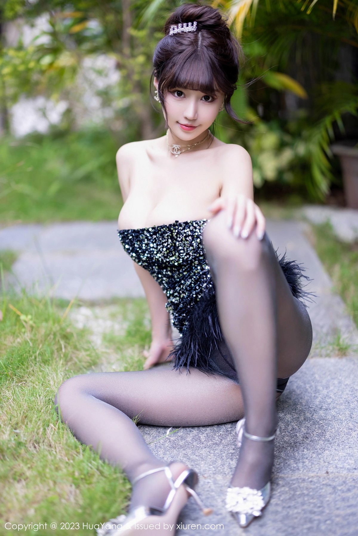 [HuaYang]高清写真图 2023.03.09 VOL.528 朱可儿Flora 黑丝美腿