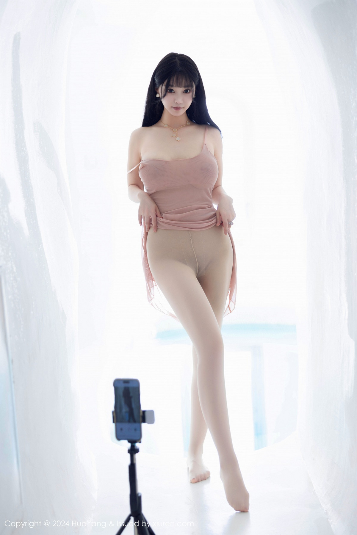 [HuaYang]高清写真图 2024.07.26 VOL.595 朱可儿Flora 丝袜美腿