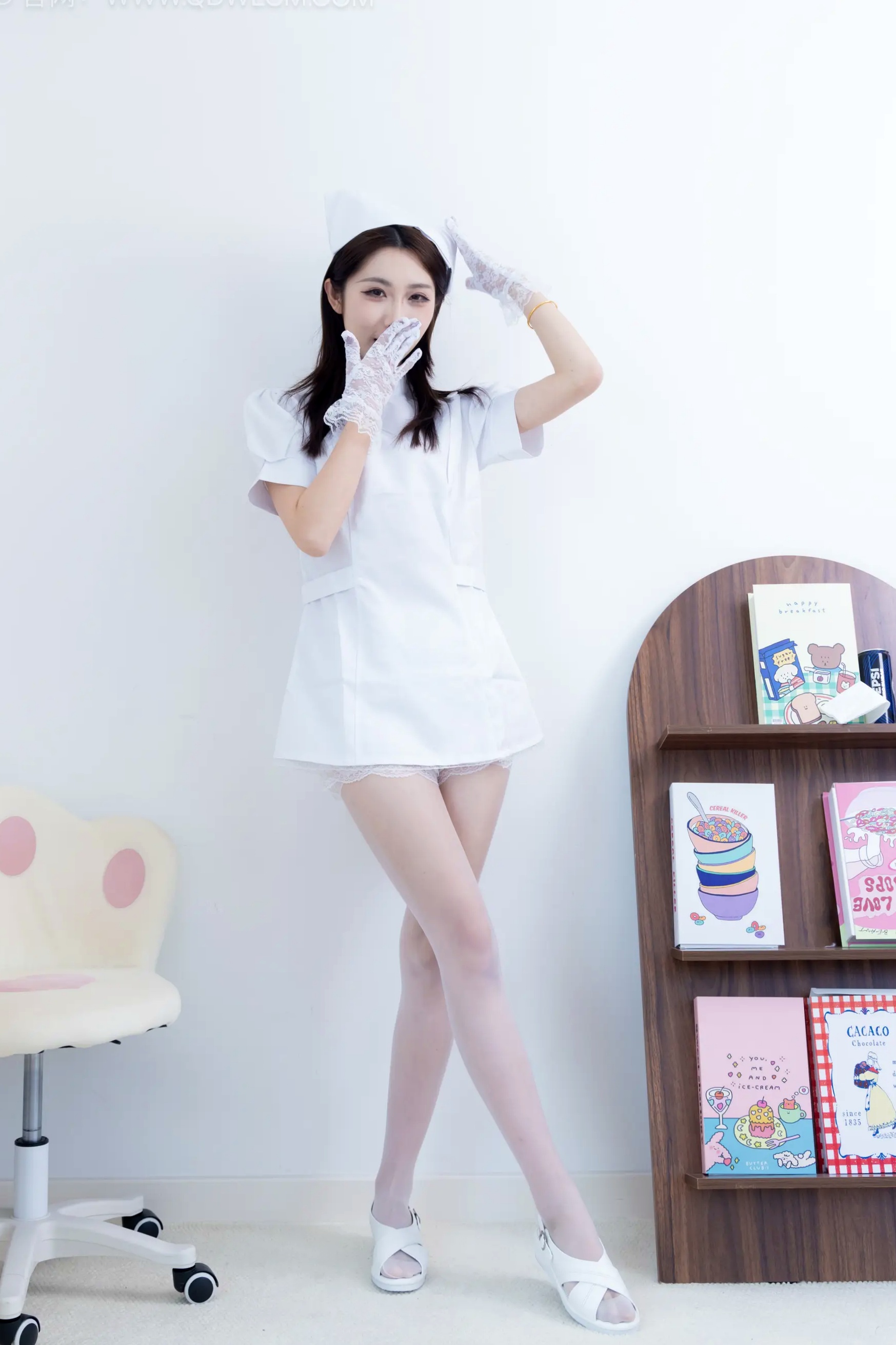Gallery - 物恋传媒 - Chiness Model  泡泡 纯白护士服诱惑 私房清纯薄白丝凉鞋居家写真[116P]制服护士清纯丝袜私房照 Tina缇娜女神私房照_秀色女神 - image 1