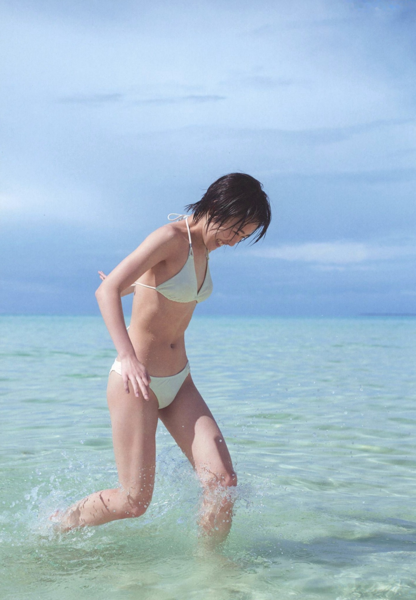 Gallery - PB写真集_工藤遥《ハルカゼ》：海滩泳池比基尼与冰雪冬日私房照 [101P]日本清纯比基尼私房照治愈系 工藤遥女神私房照_秀色女神 - image 9