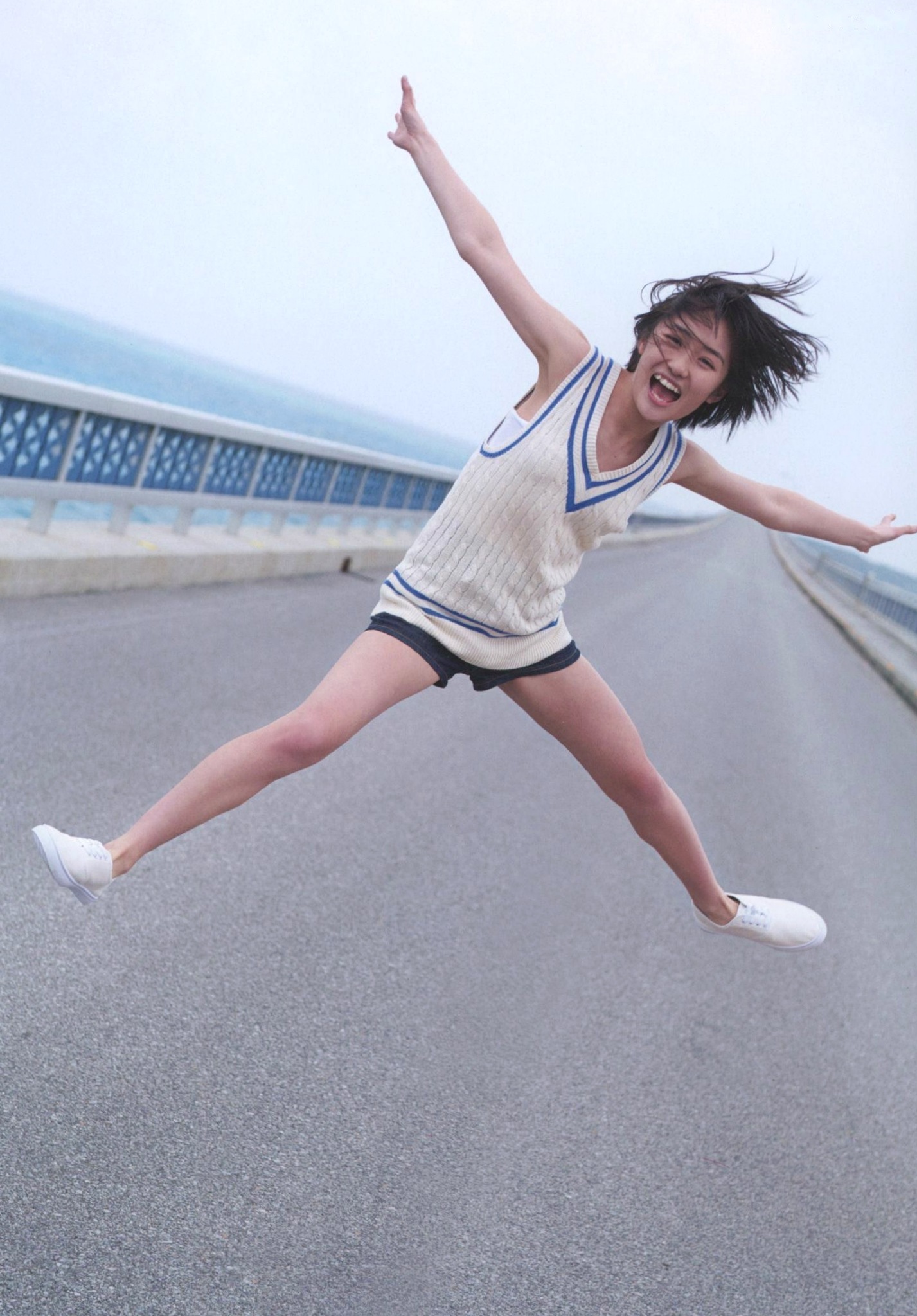 Gallery - PB写真集_工藤遥《ハルカゼ》：海滩泳池比基尼与冰雪冬日私房照 [101P]日本清纯比基尼私房照治愈系 工藤遥女神私房照_秀色女神 - image 19