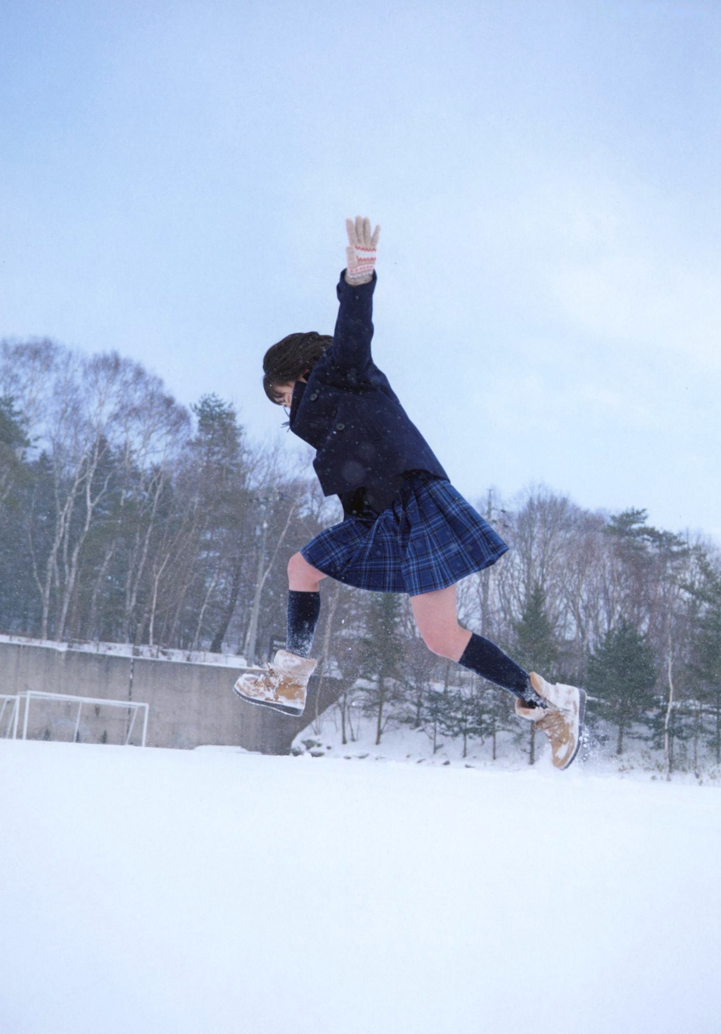 Gallery - PB写真集_工藤遥《ハルカゼ》：海滩泳池比基尼与冰雪冬日私房照 [101P]日本清纯比基尼私房照治愈系 工藤遥女神私房照_秀色女神 - image 23