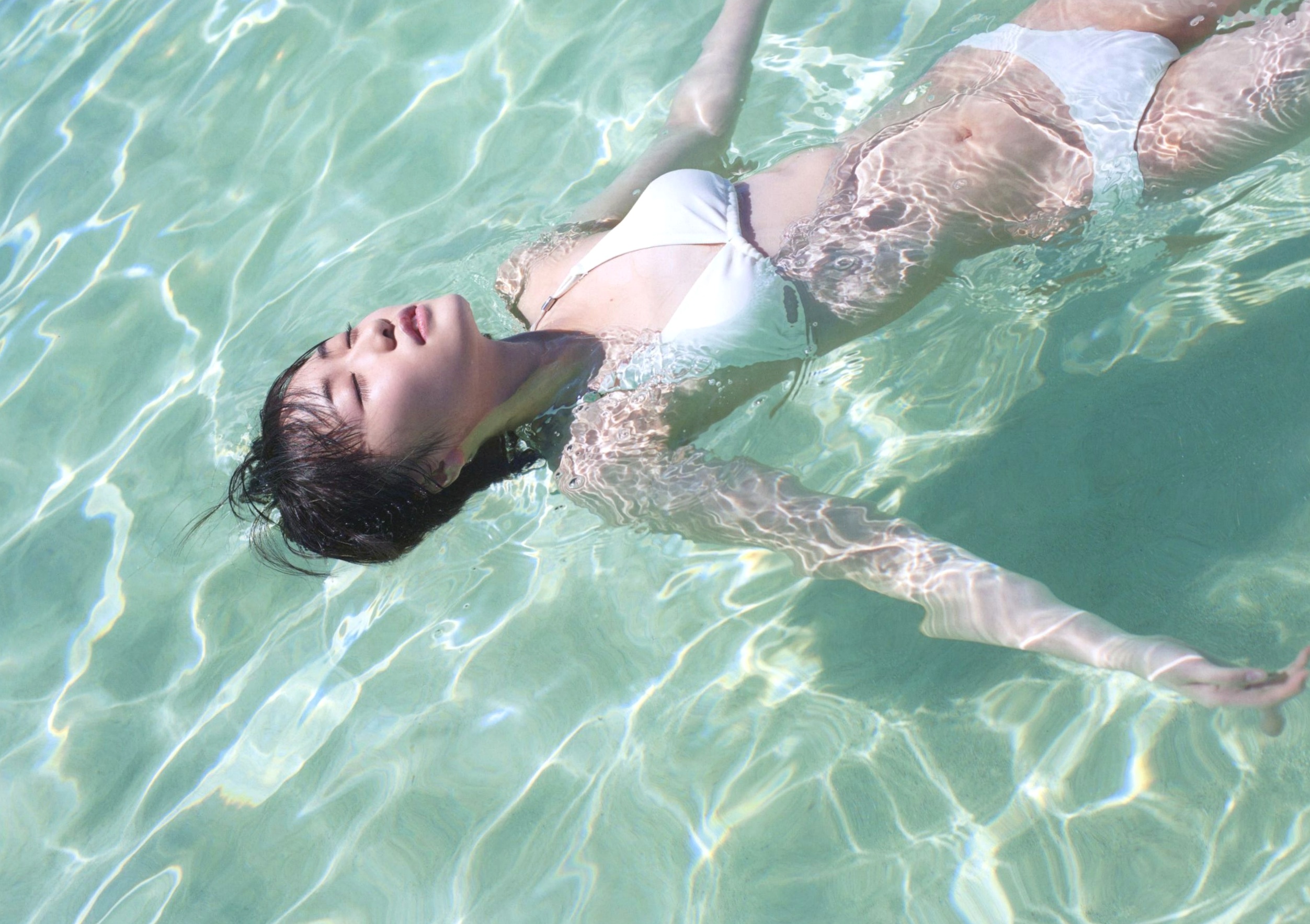 Gallery - PB写真集_工藤遥《ハルカゼ》：海滩泳池比基尼与冰雪冬日私房照 [101P]日本清纯比基尼私房照治愈系 工藤遥女神私房照_秀色女神 - image 78