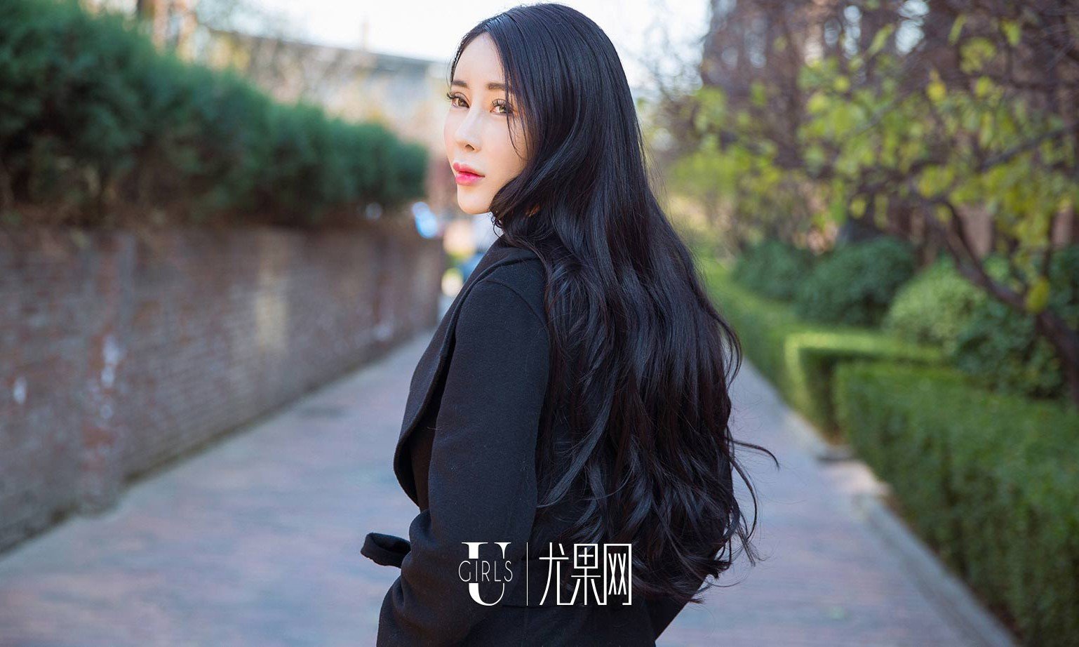 茉莉- [尤果圈爱尤物]高清写真图 VOL.657 白茉莉