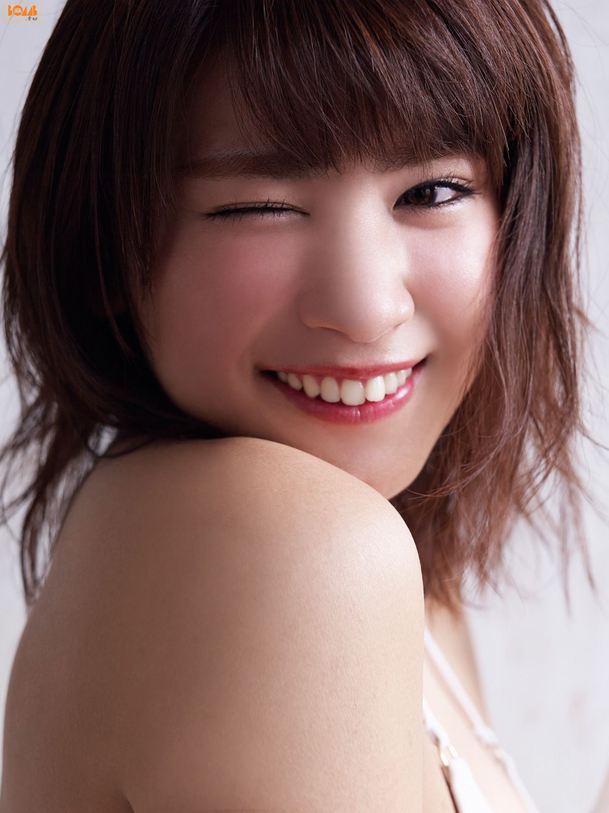 久松郁实- [BOMB.tv]高清写真图 2016年05月号 GRAVURE Channel