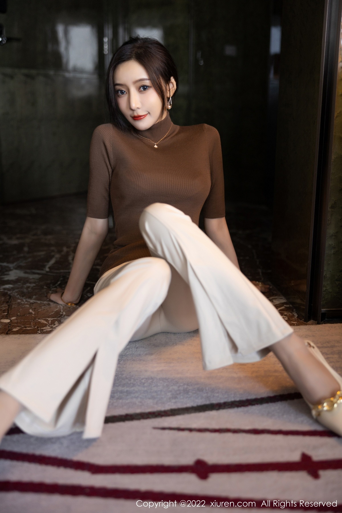 [XiuRen]高清写真图 2022.12.09 No.5978 王馨瑶yanni 时尚美腿
